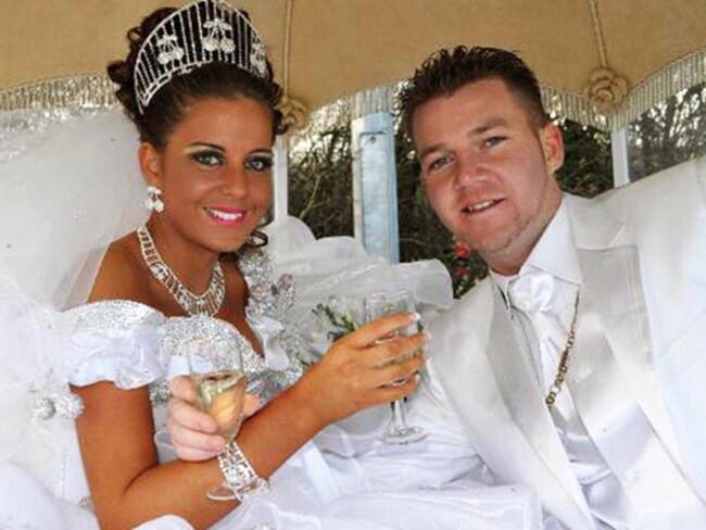 Fat Gypsy Weddings Articles All 4 Tinsel Tiaras And Travellers
