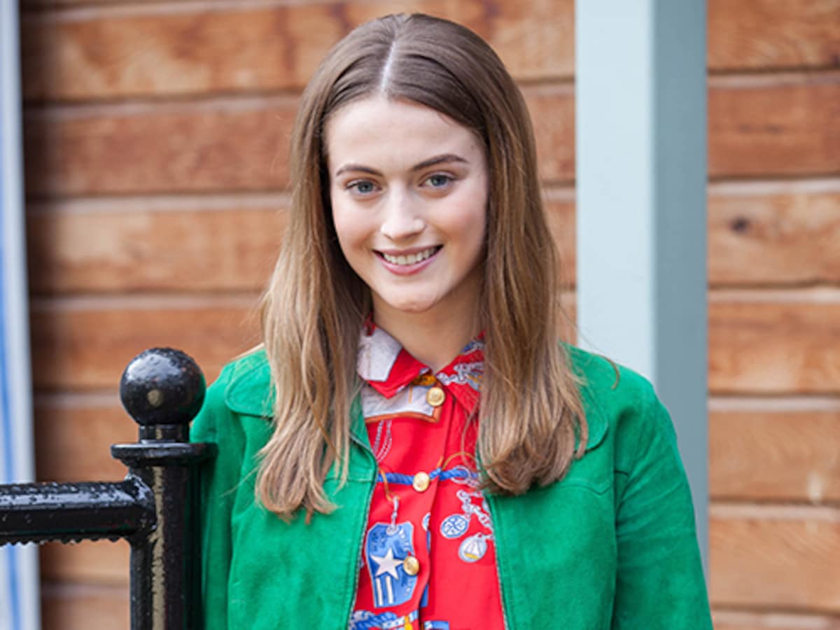 Hollyoaks - profiles - Lily Drinkwell (Lauren McQueen) - All 4