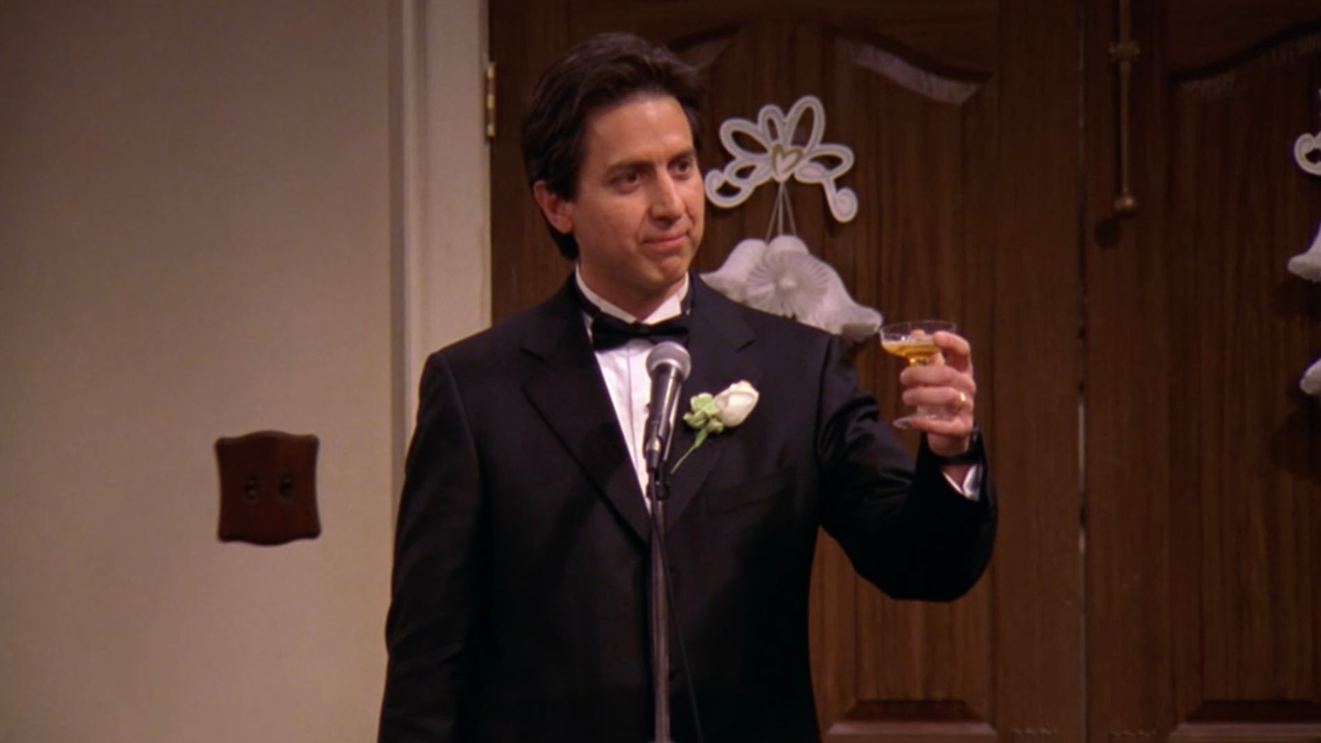 Everybody Loves Raymond - Series 7: Episode 25 | Channel 4