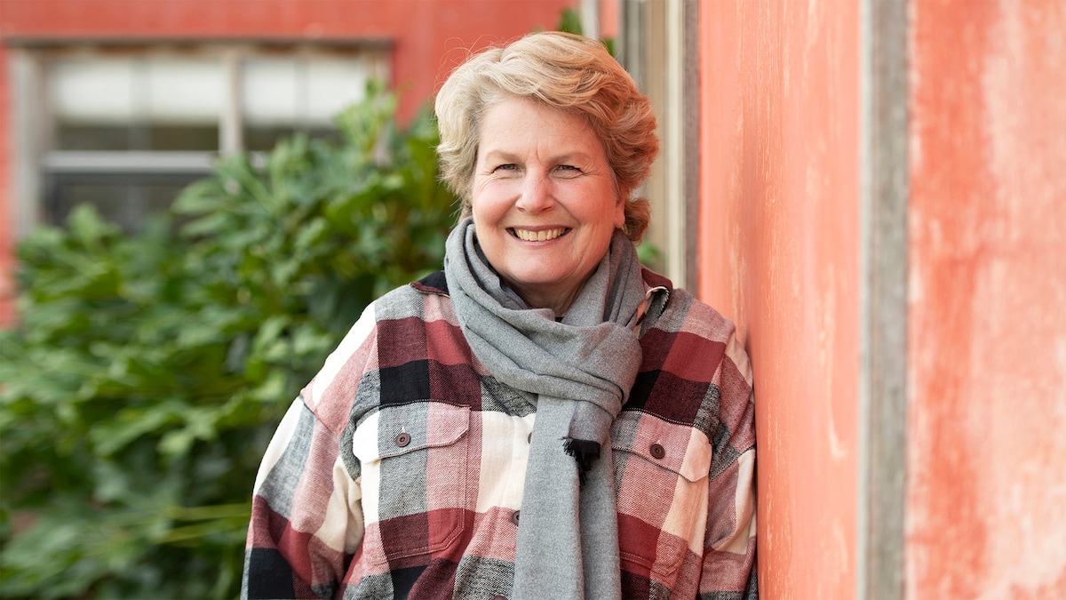 Extraordinary Escapes with Sandi Toksvig All 4 Extraordinary Escapes with Sandi Toksvig All 4