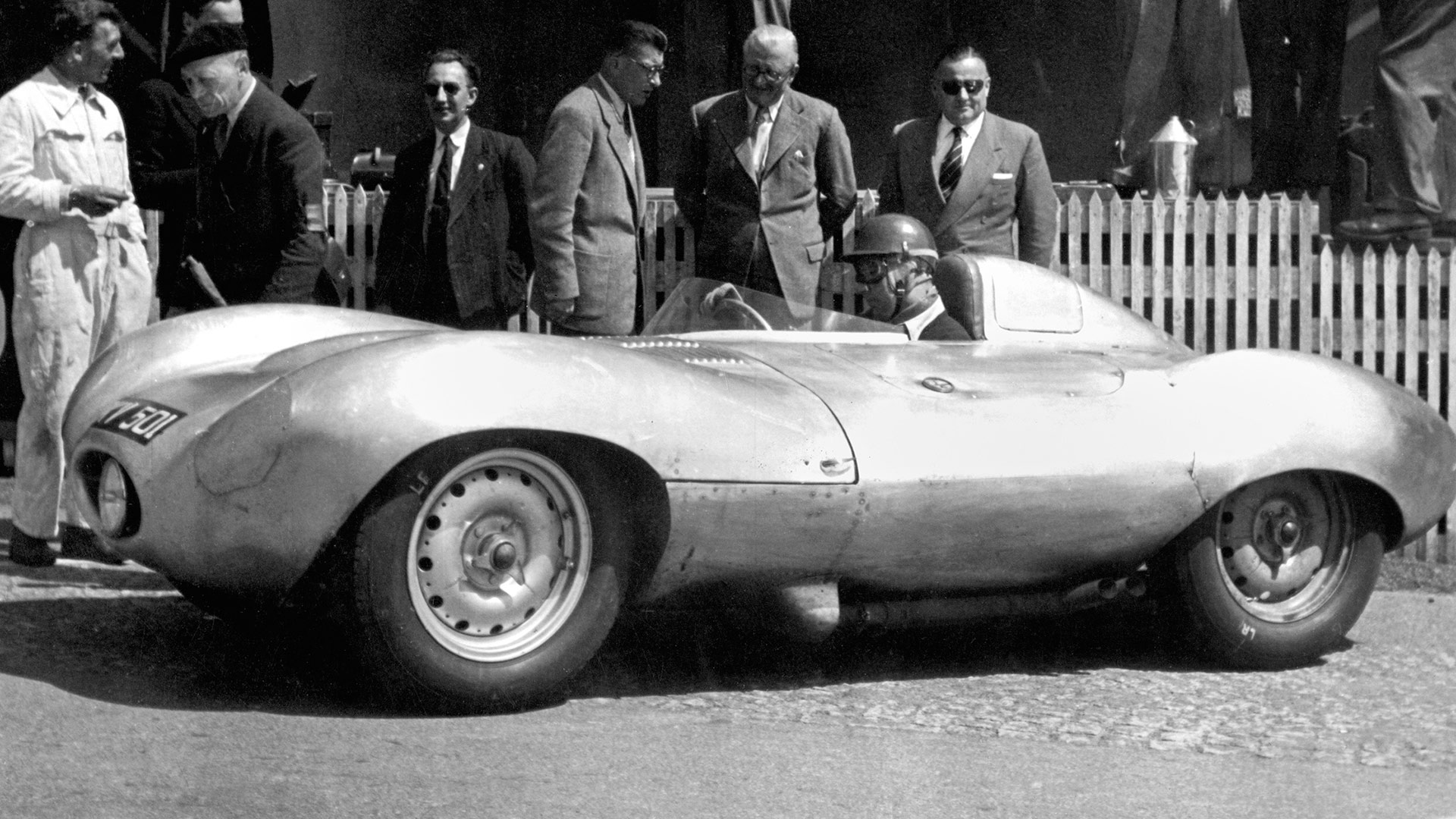 Jaguar XKSS - A Supercar Is Reborn - Series 1: Episode 8